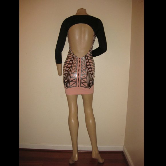 ⭐️ Arden B Bodycon Dress - Picture 8 of 9